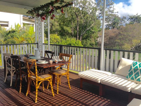 Southport Retreat - Accommodation QLD 2