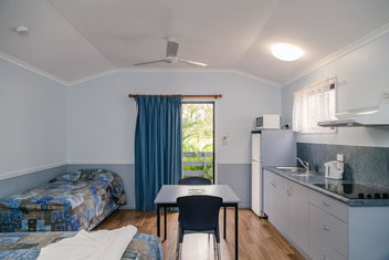 Southside Holiday Village with Accommodation QLD