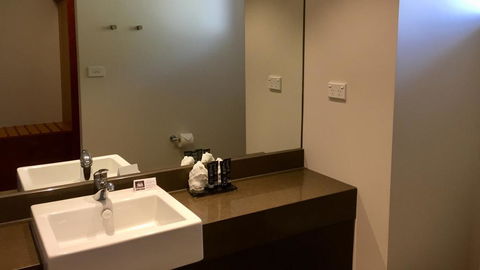 Sovereign Resort Hotel - Accommodation QLD 1