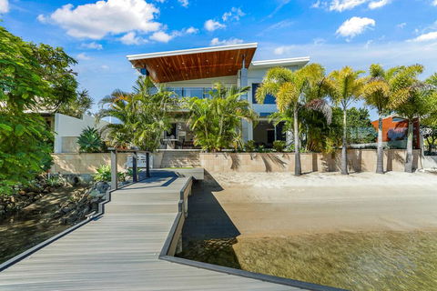 Space & Seclusion On The Water, Noosa Heads - Accommodation QLD 1