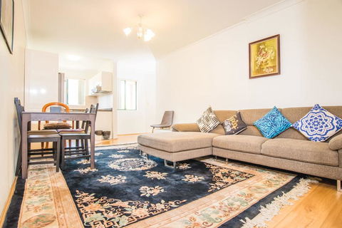 Spacious & Cozy APT@Heart Of Redfern Closes To CBD - Accommodation QLD 0
