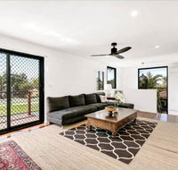 Spacious 2 Bedroom Townhouse In Southport - Accommodation QLD