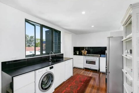 Spacious 2 Bedroom Townhouse In Southport - Accommodation QLD 1