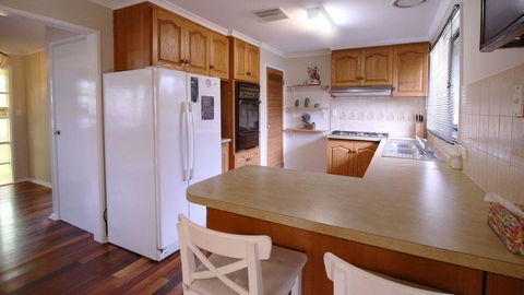 Spacious And Cozy Home Next To Glen Waverley - Accommodation QLD 3