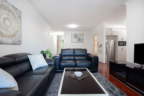 Spacious Family Apartment Close To Olympic Park - Accommodation QLD 1