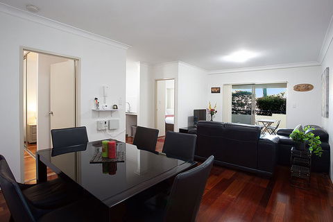 Spacious Family Apartment Close To Olympic Park - Accommodation QLD 0