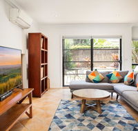 Spacious Home in the Heart of Avalon Beach - Accommodation QLD