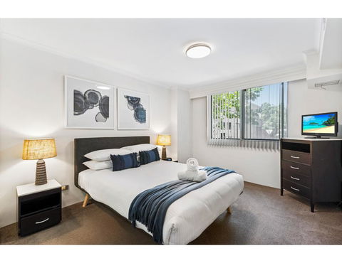 Spacious Retreat Walking Distance From City Centre - Accommodation QLD 1