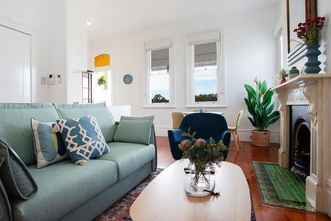 Spacious Studio With Balcony In Inner-City Glebe - Accommodation QLD 3