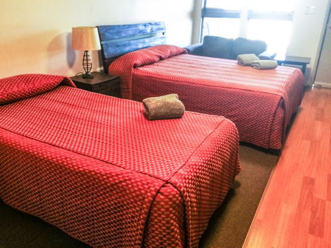 Spinifex Hotel - Accommodation QLD 0