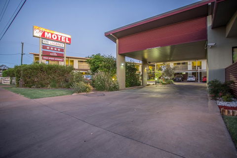 Spinifex Motel And Serviced Apartments - Accommodation QLD 1