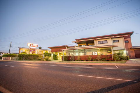 Spinifex Motel And Serviced Apartments - Accommodation QLD 0