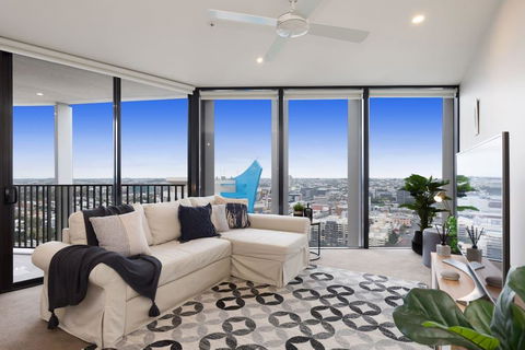 SPIRE - Fast Internet Monthly Stays W Carpark - Accommodation QLD 0