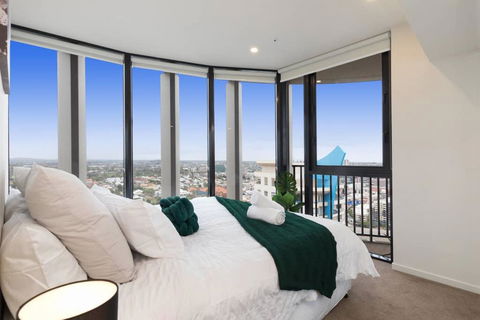 SPIRE - Fast Internet Monthly Stays W Carpark - Accommodation QLD 2