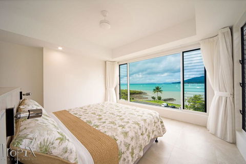 Splendeur Sur La Mer - Two Bedroom - Accommodation QLD 2