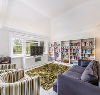Spoilt for choice 2-bed/2-bath  Free parking - Accommodation QLD