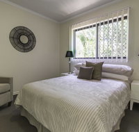 Spring Hill with Pool - Accommodation QLD
