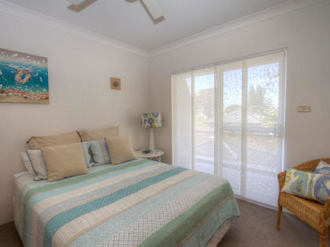 St James 6, Stylish Airconditioned Retreat - Accommodation QLD 2