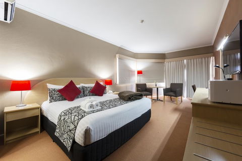 Statesman Hotel - Accommodation QLD 2