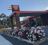 Statesman Motor Inn - Accommodation QLD