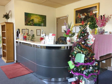 Statesman Motor Inn - Accommodation QLD 1