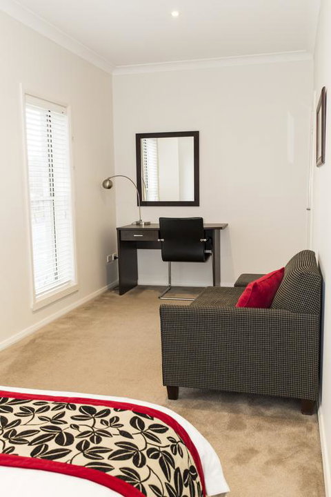 Stay Bathurst - Accommodation QLD 3