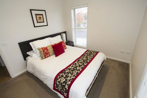 Stay Bathurst - Accommodation QLD 2