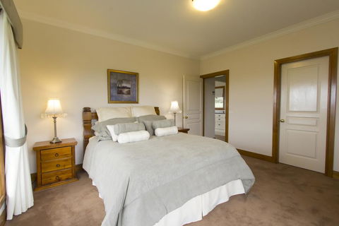 Stay Bathurst - Accommodation QLD 0