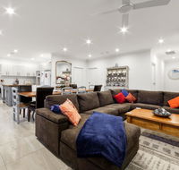 StayCentral - Rosanna Luxurious Mansion - Accommodation QLD