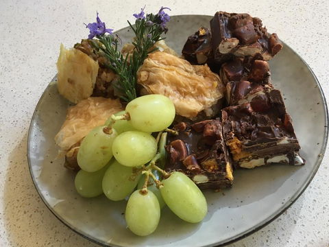 Stephanies Country Cottages - Accommodation QLD 0