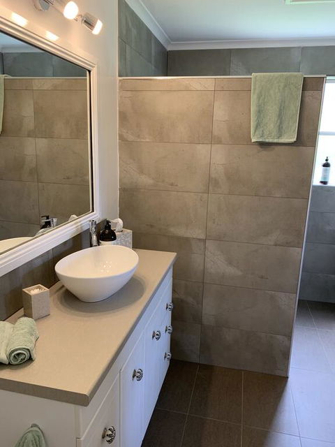 Stephanies Country Cottages - Accommodation QLD 2