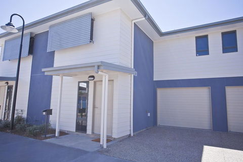 Stonewood Villas - Accommodation QLD 2