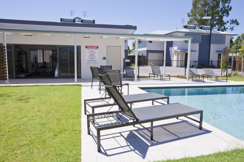 Stonewood Villas - Accommodation QLD 3