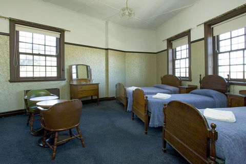 Strathfield Hotel - Accommodation QLD 1