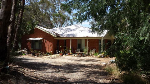 Stringybark Hills Retreat - Accommodation QLD 2