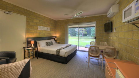 Stuarts Point Convention Centre - Accommodation QLD 1