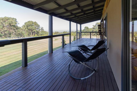 Studio 165 Hidden Gem On 50 Acres With Bay Views - Accommodation QLD 0
