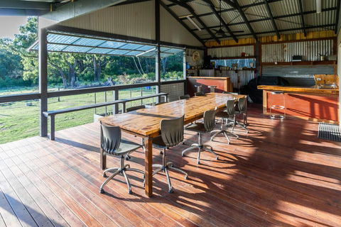 Studio 165 Hidden Gem On 50 Acres With Bay Views - Accommodation QLD 2