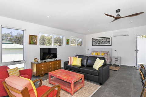 Studio 36 - Accommodation QLD 2