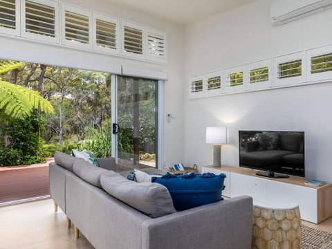 Studio By The Bay :: Jervis Bay Rentals - Accommodation QLD 1