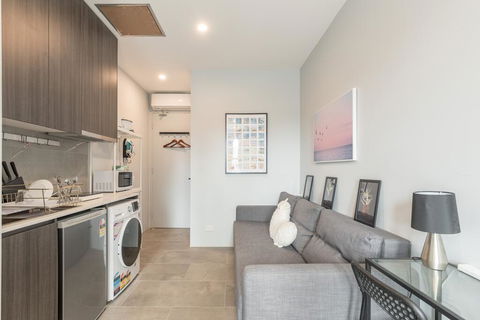 Studio Near Bus Train UTS DarlingHar ICC Chinatown - Accommodation QLD 2