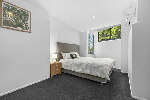 Stunning Beach Front Villa At Castaway Cove - Accommodation QLD 1