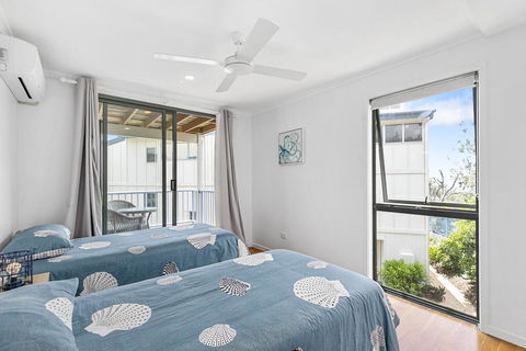 Stunning Beach Front Villa At Castaway Cove - Accommodation QLD 3