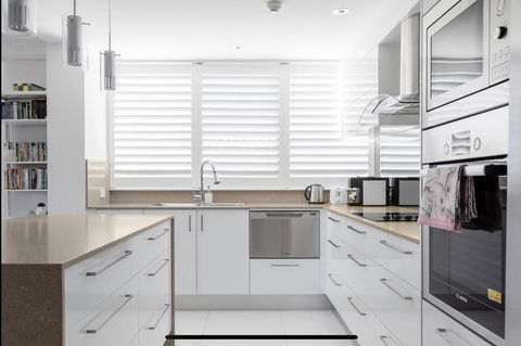 Stunning Burleigh Beach Apartment - Accommodation QLD 1