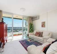 Stunning Harbour View Home - Accommodation QLD