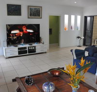 STUNNING MAGNETIC ISLAND HOMEPRIVATE LARGE POOLADULTS ONLY - Accommodation QLD