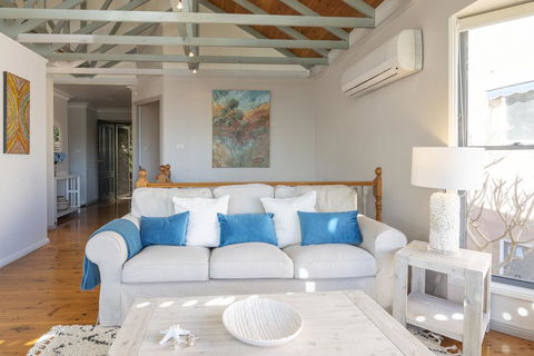 STUNNING WATERFRONT ESCAPE AT DALEYS POINT - Accommodation QLD 3