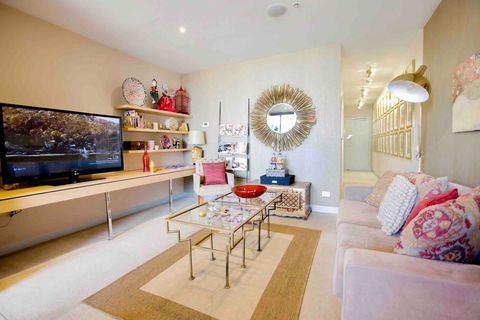 Stylish 1 Bedroom Apartment Amazing City Views - Accommodation QLD 2