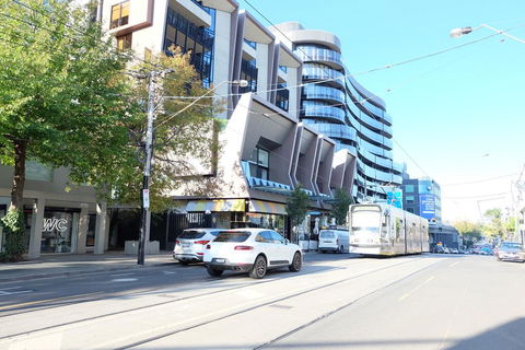 Stylish Apartment - Accommodation QLD 3