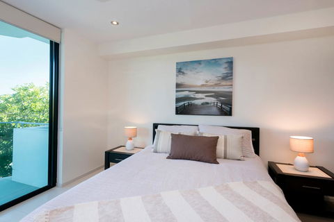 Stylish Beach Side Apartment - Unit 5 - 33 Lorikeet Drive - Accommodation QLD 3